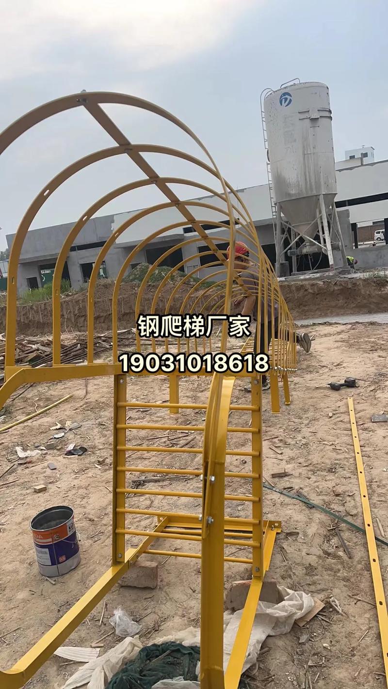 鋼爬梯源頭工廠 專業檢修爬梯與護籠爬梯的鋼結構工程專家